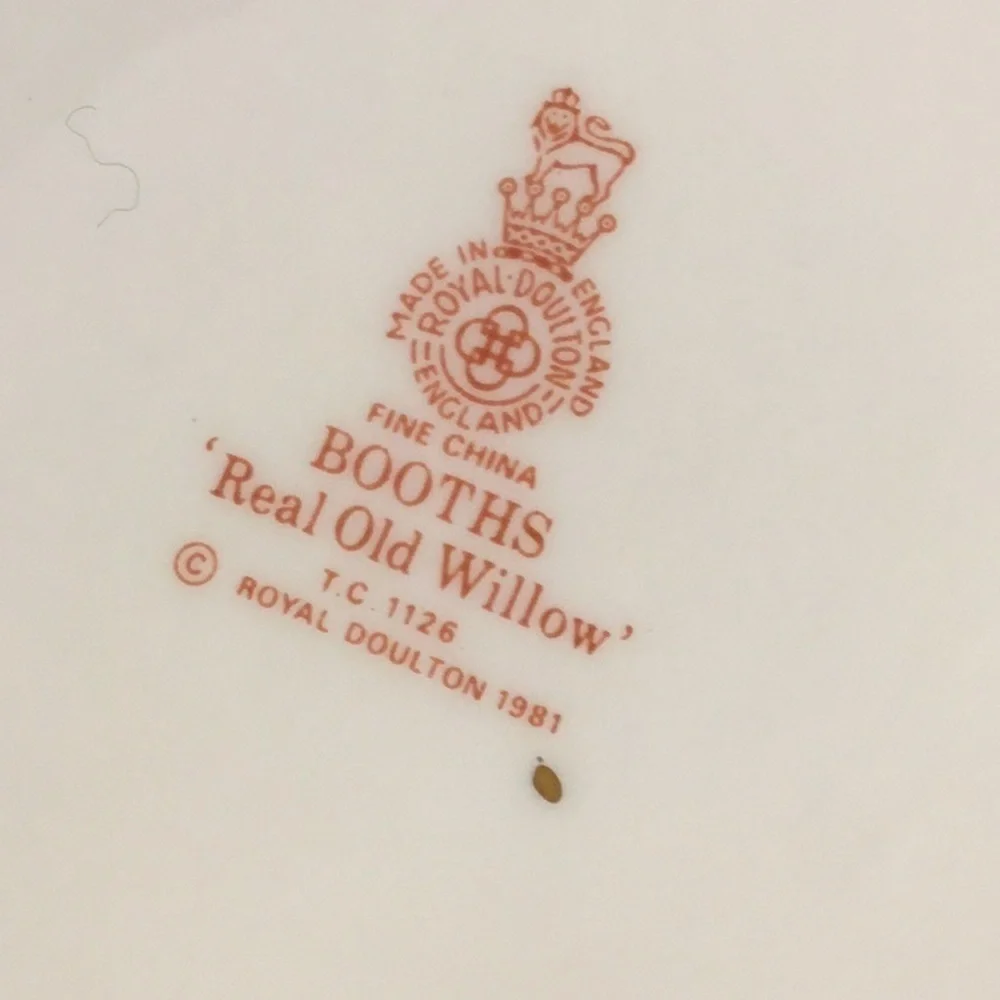 ROYAL DOULTON 1981 RED BOOTHS REAL OLD‎ WILLOW TC 1126 MADE IN ENGLAND